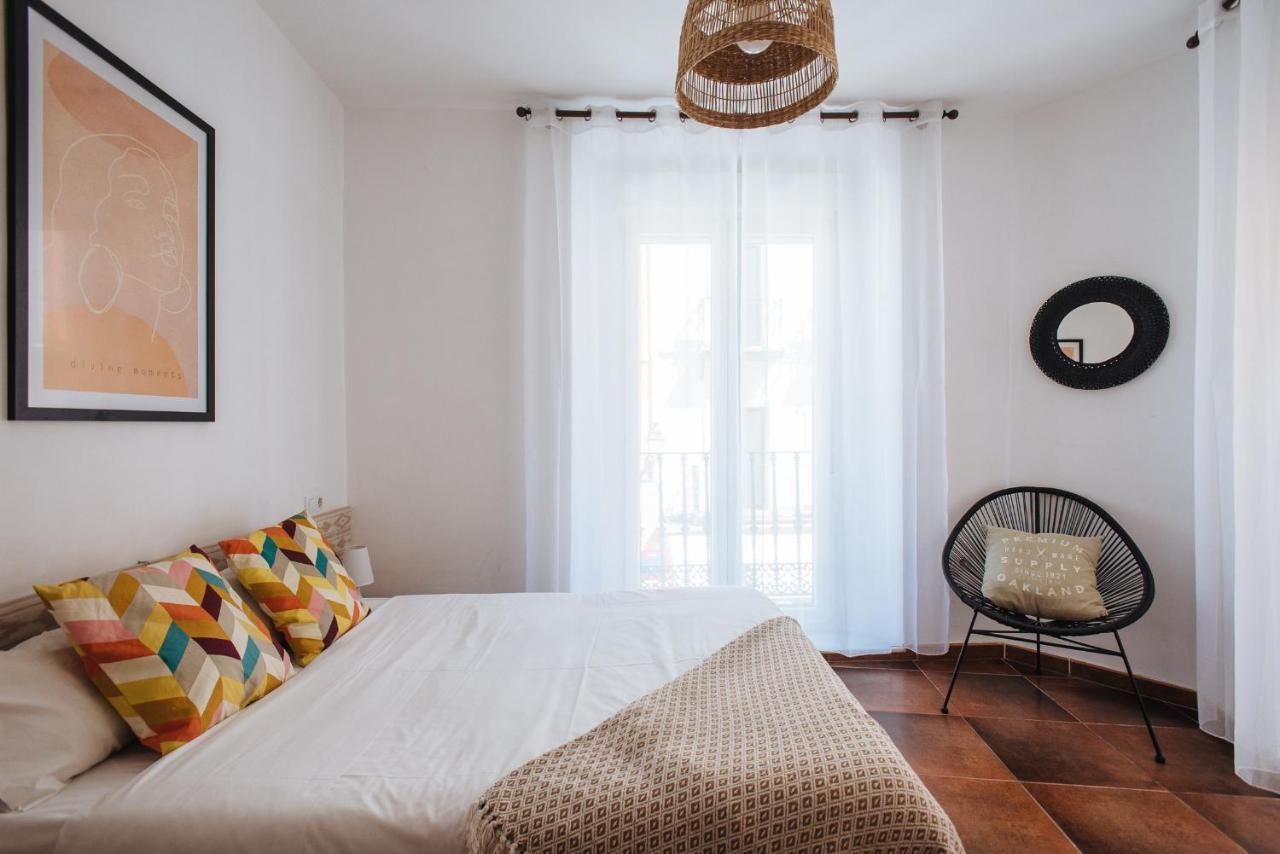 Homeyseville- Bright Apartment At Santa Cruz 6 Pax, Parking Optional Kültér fotó
