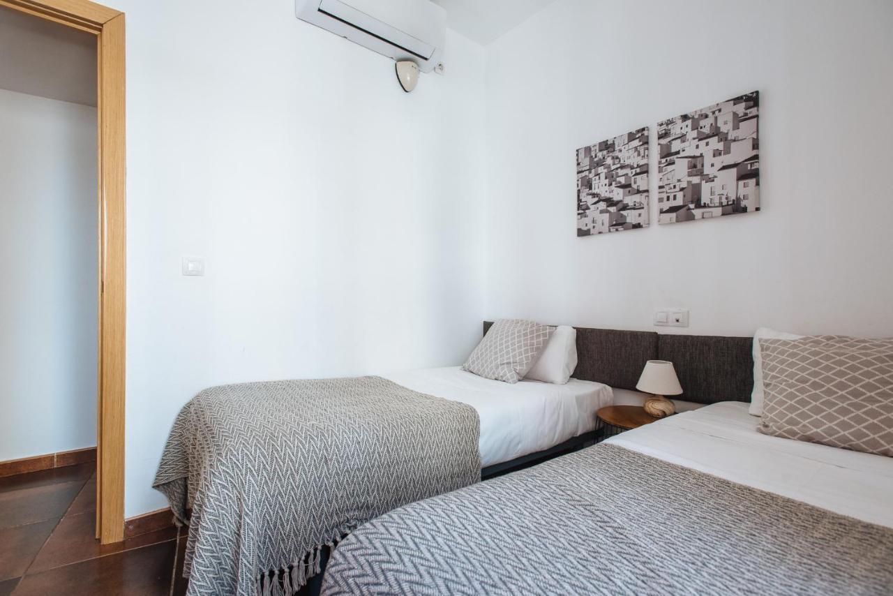 Homeyseville- Bright Apartment At Santa Cruz 6 Pax, Parking Optional Kültér fotó
