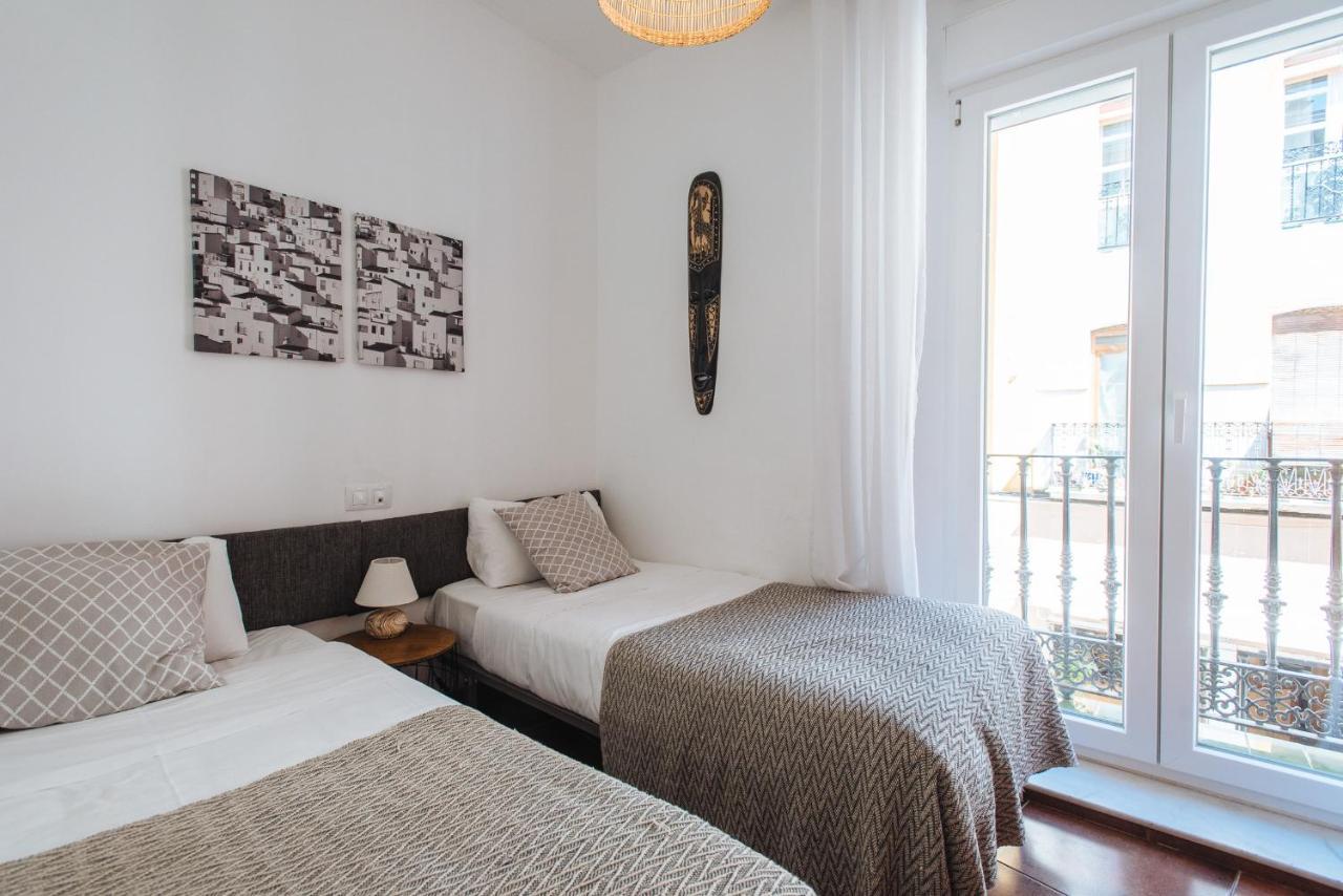 Homeyseville- Bright Apartment At Santa Cruz 6 Pax, Parking Optional Kültér fotó