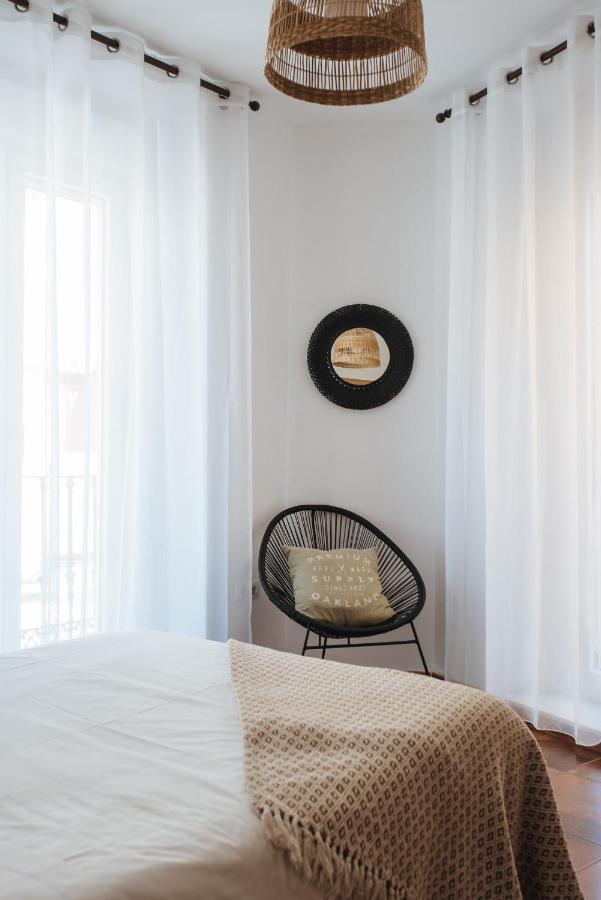 Homeyseville- Bright Apartment At Santa Cruz 6 Pax, Parking Optional Kültér fotó